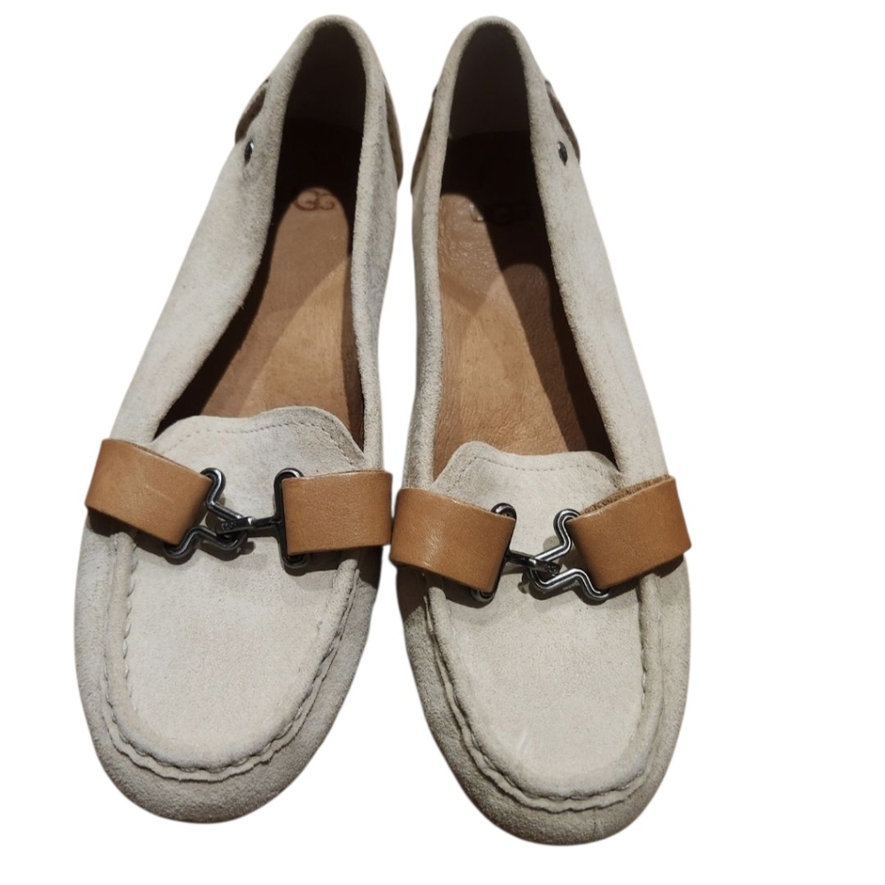 UGG Aven Women's Driving Moccasin Tan Beige Buckle Clasp Flat Loafers Size 6